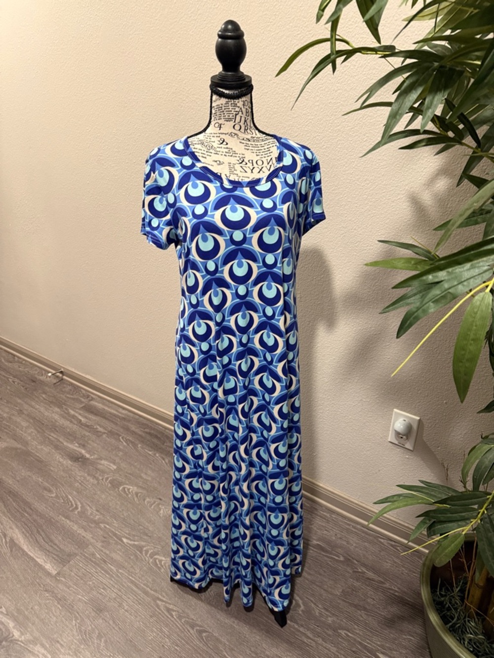 Scarlett Blue & Aqua Graphic Short-Sleeve Maxi Dress